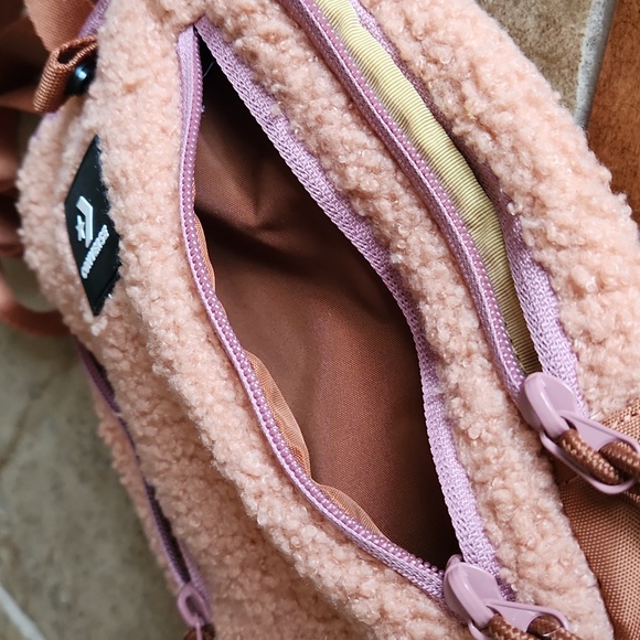 Converse Pink Sherpa Mini Crossbody - Picture 6 of 8